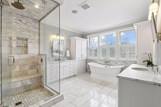 20455 Park Place, Deephaven, MN 55331