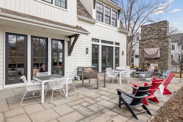 20455 Park Place, Deephaven, MN 55331