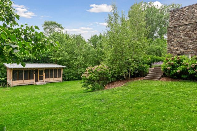 20455 Park Place, Deephaven, MN 55331