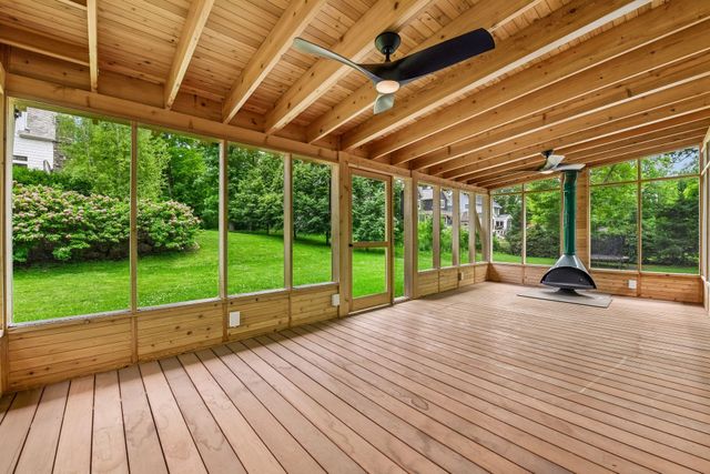 20455 Park Place, Deephaven, MN 55331