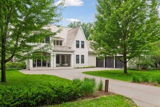 20455 Park Place, Deephaven, MN 55331