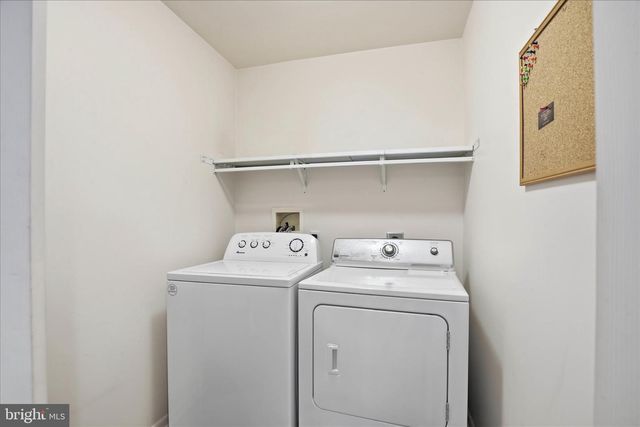 6 SPRING HILL LN, Mountville, PA 17554