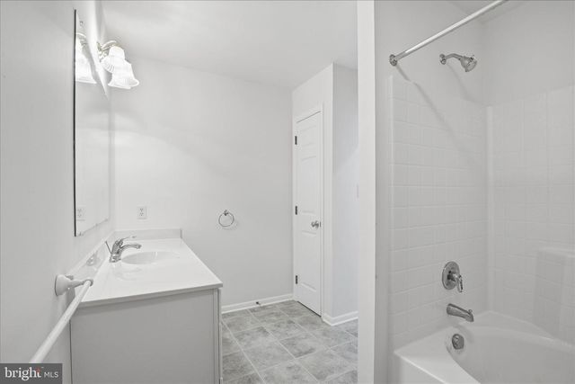 6 SPRING HILL LN, Mountville, PA 17554