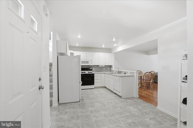 6 SPRING HILL LN, Mountville, PA 17554