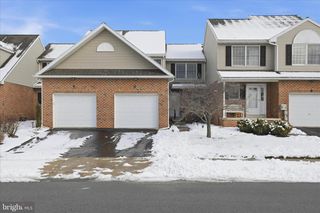6 SPRING HILL LN, Mountville, PA 17554