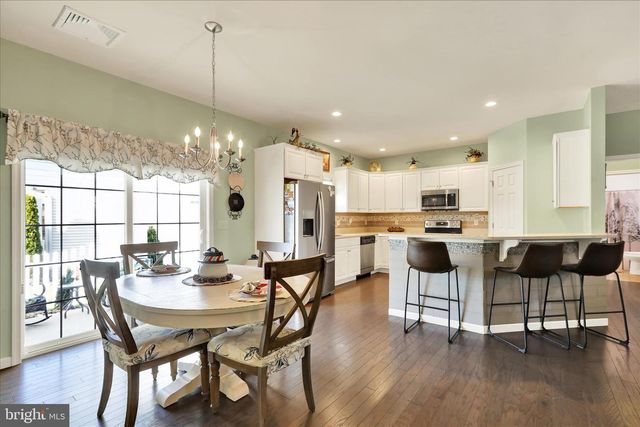 4 ROSEBUSH CT, Womelsdorf, PA 19567