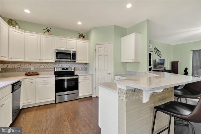 4 ROSEBUSH CT, Womelsdorf, PA 19567