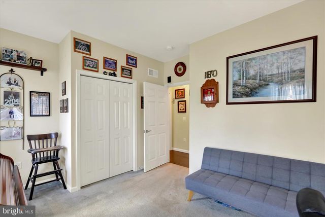 4 ROSEBUSH CT, Womelsdorf, PA 19567