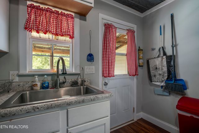 196 County Road 656, Athens, TN 37303