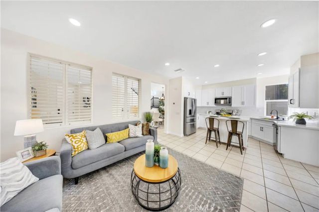 27732 Elkwood, Castaic, CA 91384