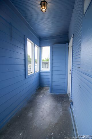 1716 N Olive St Apt 4, San Antonio, TX 78208