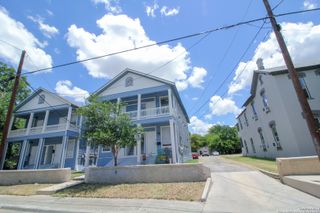 1716 N Olive St Apt 4, San Antonio, TX 78208