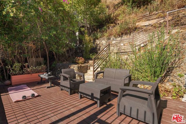 1508 N Beverly Glen Boulevard, Los Angeles, CA 90077