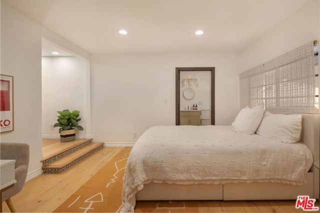 1508 N Beverly Glen Boulevard, Los Angeles, CA 90077