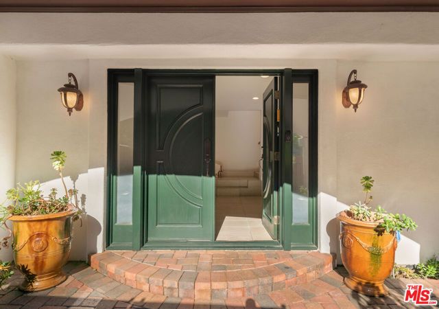 1508 N Beverly Glen Boulevard, Los Angeles, CA 90077