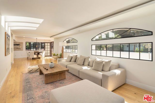 1508 N Beverly Glen Boulevard, Los Angeles, CA 90077