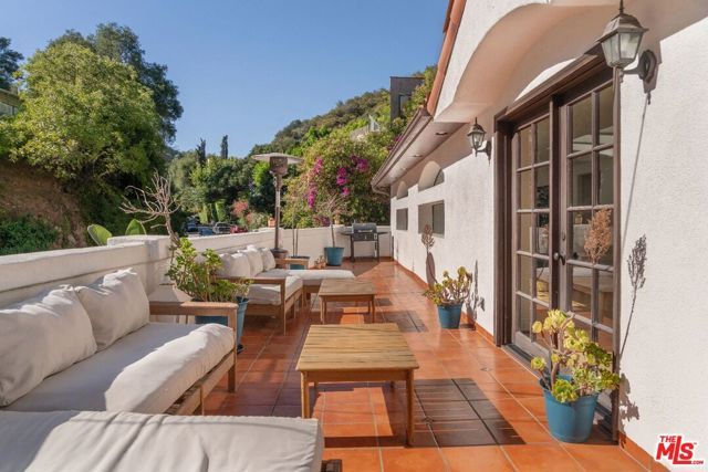 1508 N Beverly Glen Boulevard, Los Angeles, CA 90077