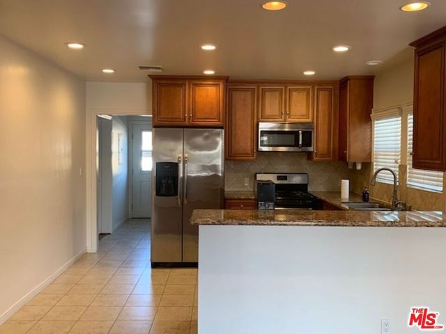 1305 W 37th Place, Los Angeles, CA 90007