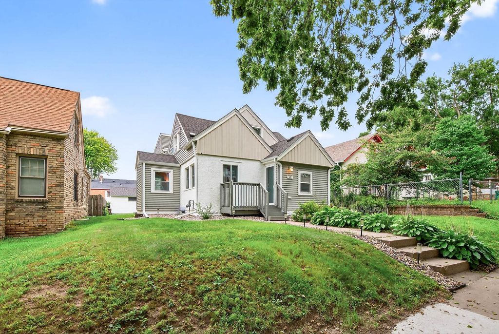 1607 Washburn Avenue N, Minneapolis, MN 55411