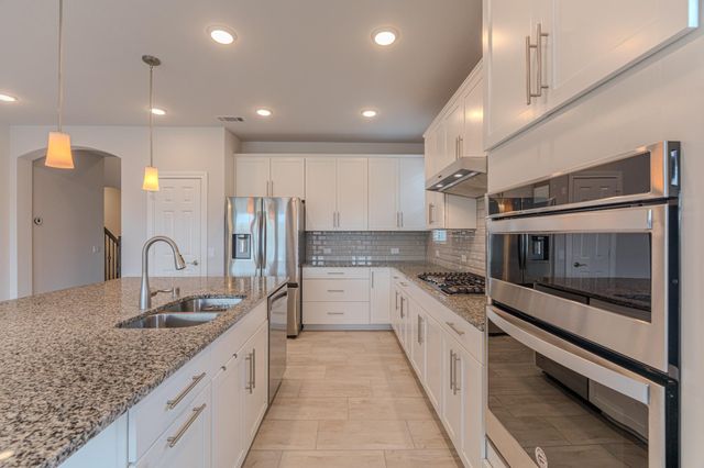 59 Pioneer Canyon Place, Tomball, TX 77375