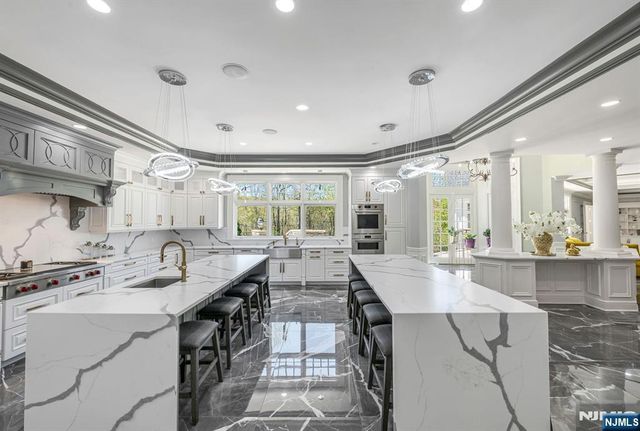 340 Indian Trail Drive, Franklin Lakes, NJ 07417