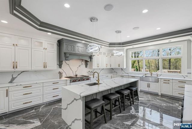 340 Indian Trail Drive, Franklin Lakes, NJ 07417