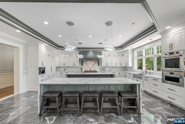 340 Indian Trail Drive, Franklin Lakes, NJ 07417
