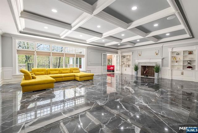 340 Indian Trail Drive, Franklin Lakes, NJ 07417