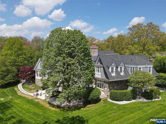340 Indian Trail Drive, Franklin Lakes, NJ 07417