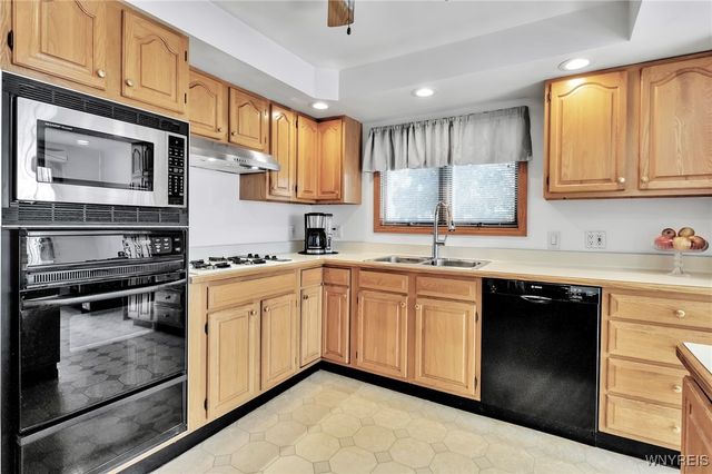 3976 Southwestern Boulevard, Orchard Park, NY 14127