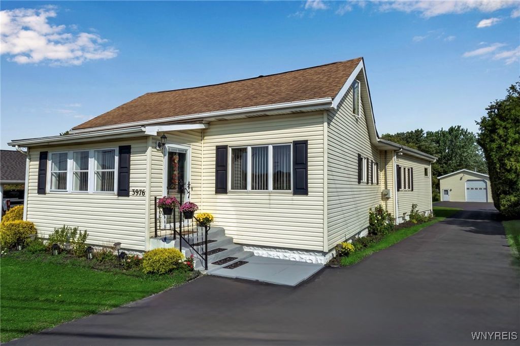 3976 Southwestern Boulevard, Orchard Park, NY 14127