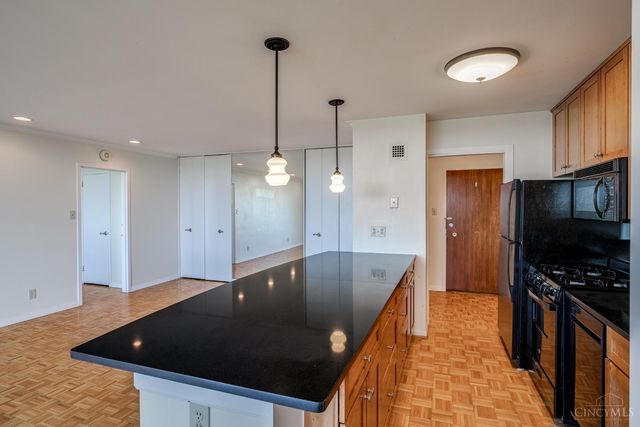 2324 Madison Road, Cincinnati, OH 45208