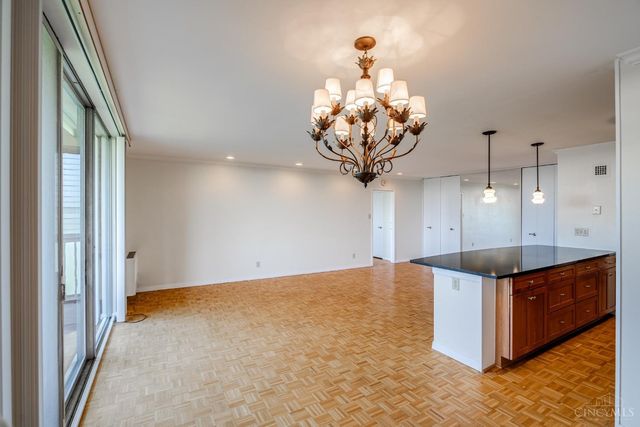 2324 Madison Road, Cincinnati, OH 45208