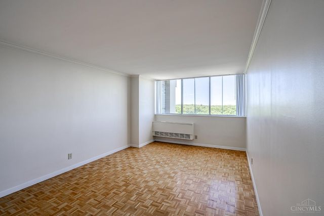 2324 Madison Road, Cincinnati, OH 45208