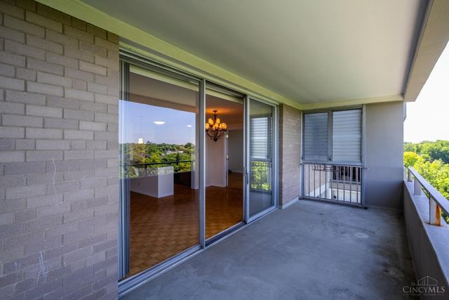 2324 Madison Road, Cincinnati, OH 45208