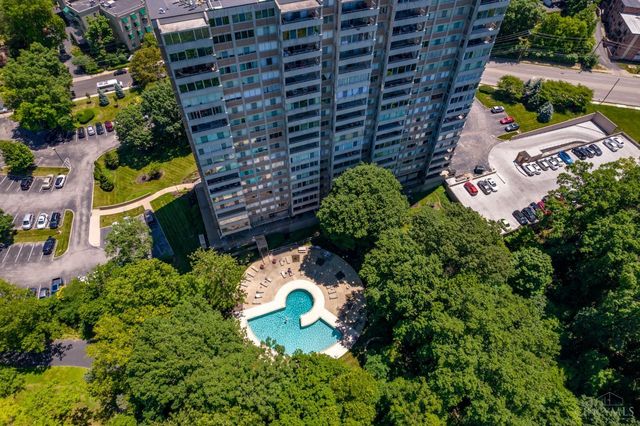 2324 Madison Road, Cincinnati, OH 45208