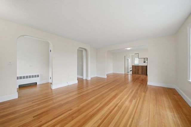 3 Carlton St, Peabody, MA 01960