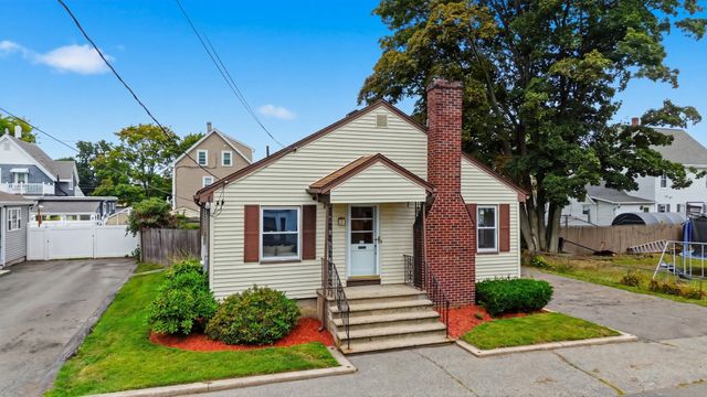 3 Carlton St, Peabody, MA 01960