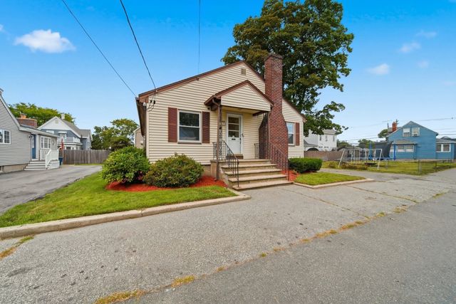 3 Carlton St, Peabody, MA 01960