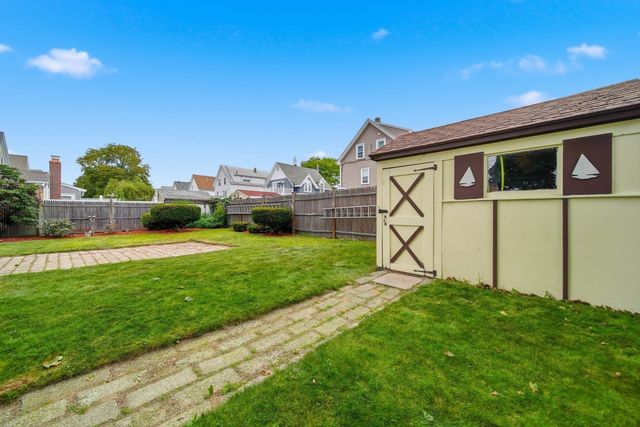 3 Carlton St, Peabody, MA 01960