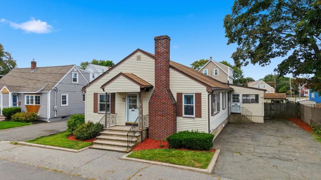 3 Carlton St, Peabody, MA 01960