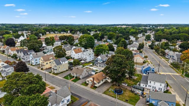 3 Carlton St, Peabody, MA 01960