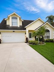 4351 Leicester Court, West Palm Beach, FL 33409