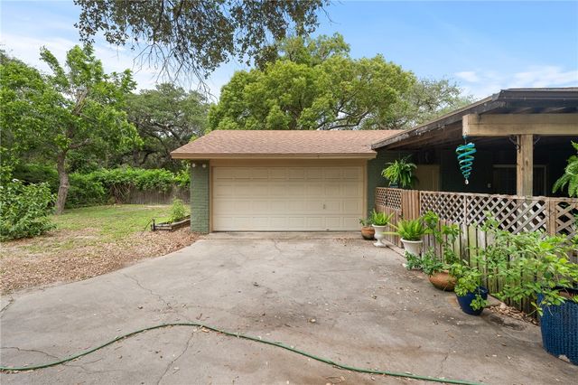 1965 Chandler Pl, Ingleside, TX 78362