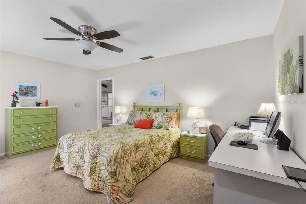 Image 22 of property listing at 1932 PEBBLE BEACH COURT, Venice, FL 34293