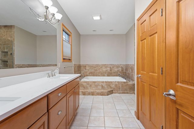 2776 W Hogan Avenue, La Porte, IN 46350