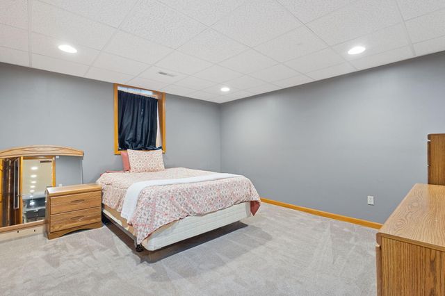 2776 W Hogan Avenue, La Porte, IN 46350