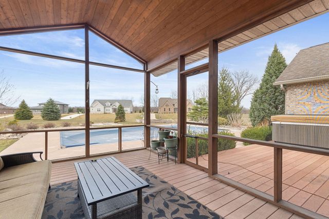 2776 W Hogan Avenue, La Porte, IN 46350