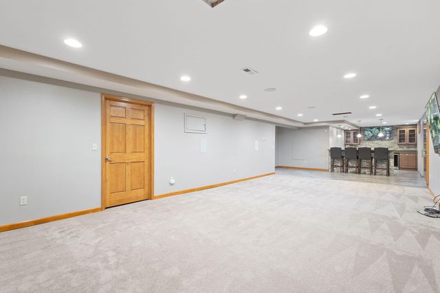 2776 W Hogan Avenue, La Porte, IN 46350