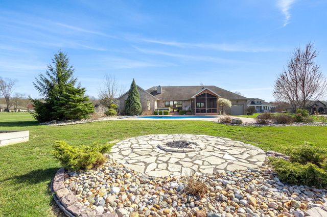 2776 W Hogan Avenue, La Porte, IN 46350